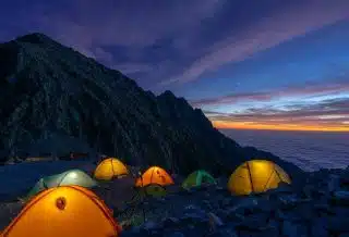 Comment s'équiper pour camper dans la nature ?