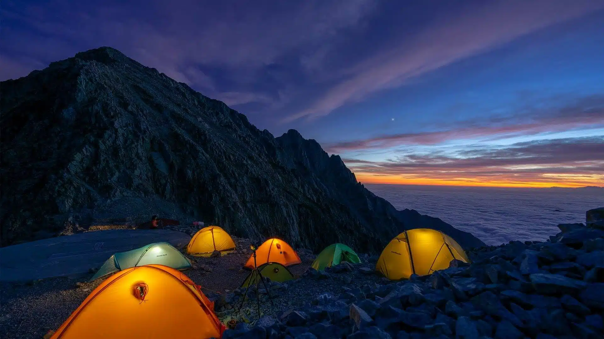 Comment s'équiper pour camper dans la nature ?