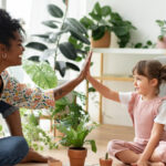 Garde d'enfants à domicile : comment trouver un intervenant de confiance ?