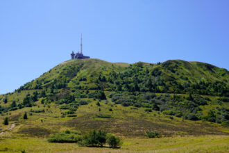 Les trésors cachés du Puy-de-Dôme : explorez ses paysages volcaniques