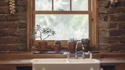 Pour une maison pleine de charme, choisissez les fenêtres en bois