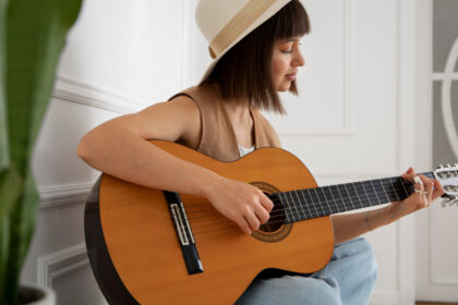 Pourquoi apprendre un instrument de musique enrichit aussi bien l’esprit que le corps ?